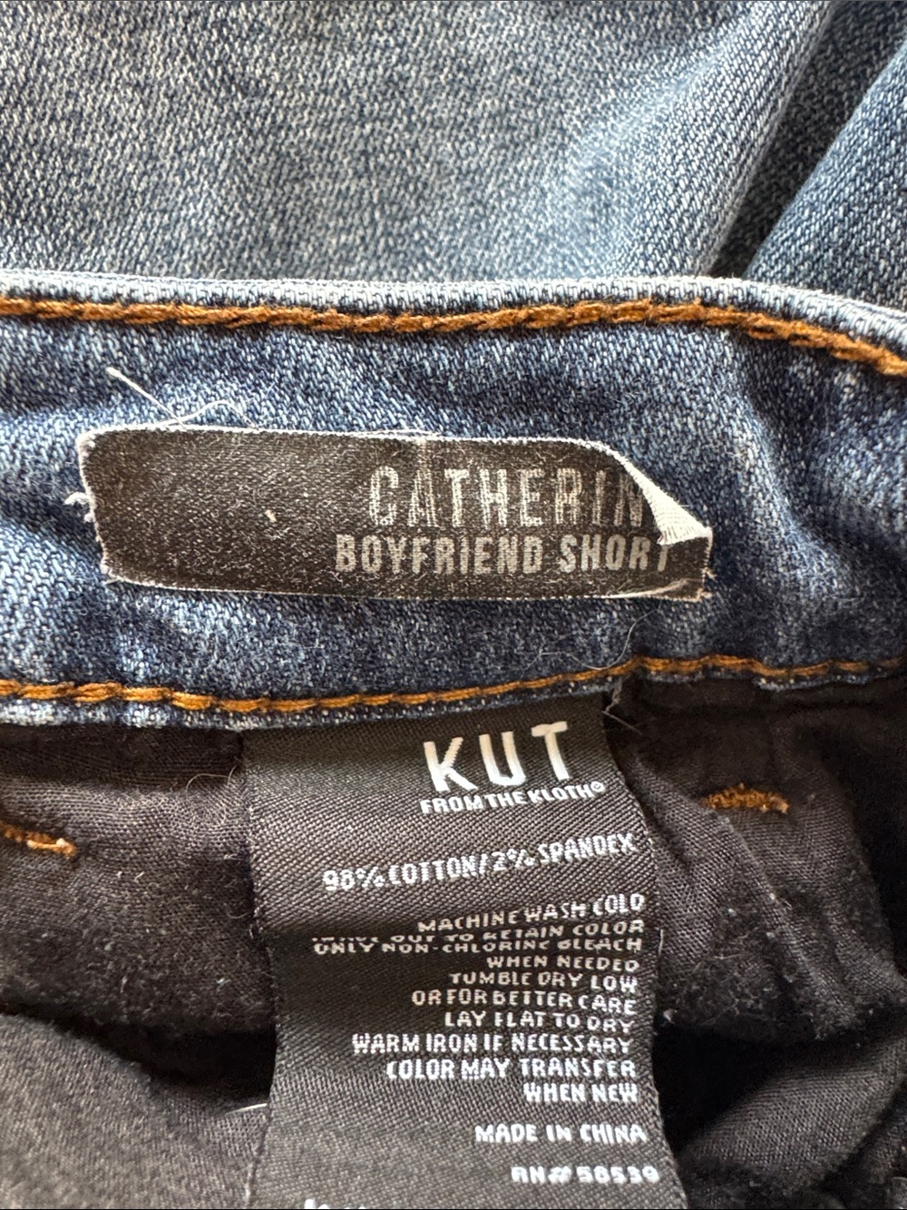 KUT from the Kloth Catherine Boyfriend Denim Shorts Distressed Cuffed Size 8 - Picture 5 of 12
